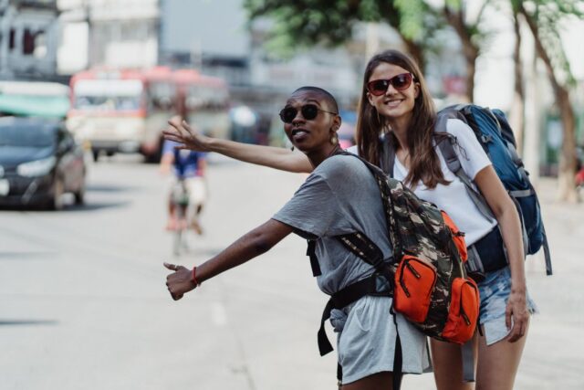 Cum îți faci bagajul de mână eficient pentru un city break